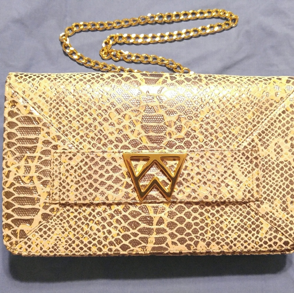 NWOT Kelly Wynne Forever Classy Clutch